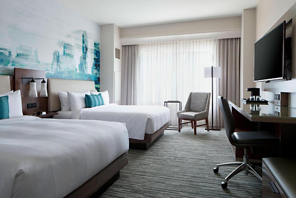 Queen Room with Two Queen Beds - High Floor/Executive Lounge Access interior